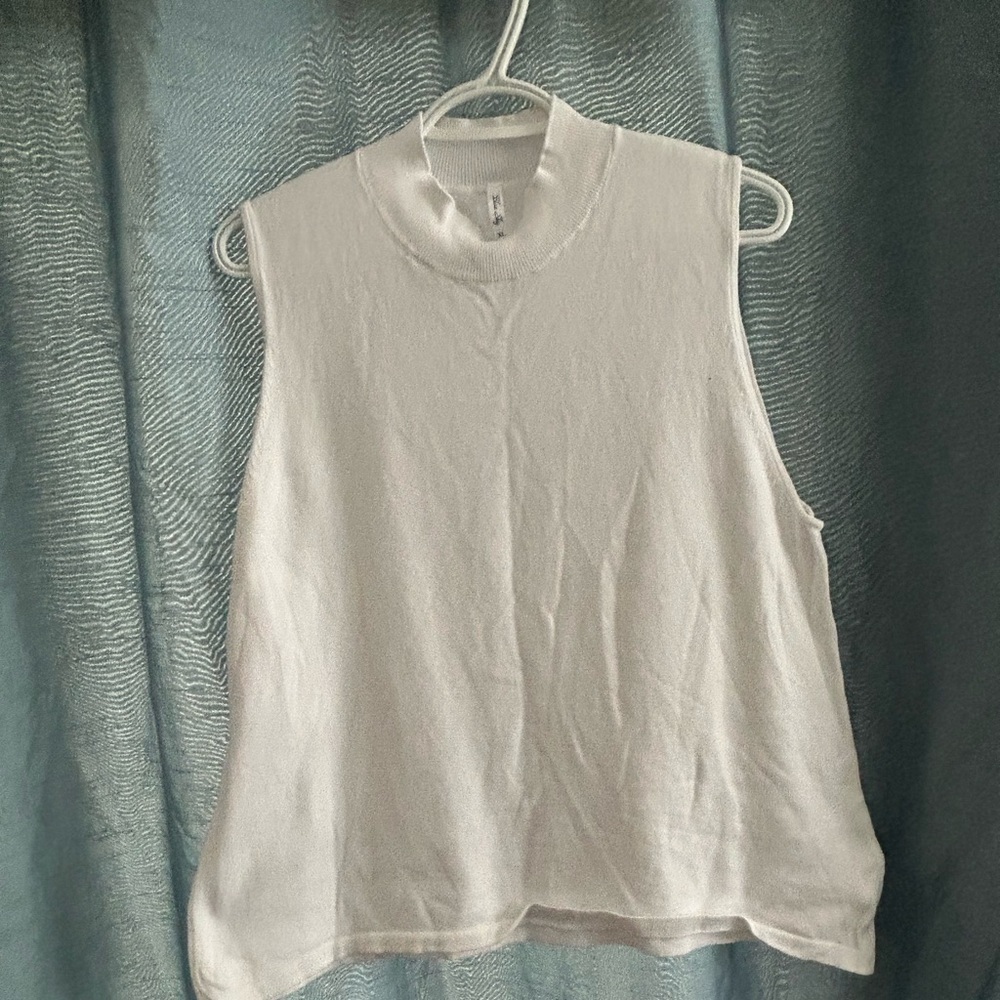 Blue Sky Women's White Muscle Tee- XL - turtle neck- new or like new